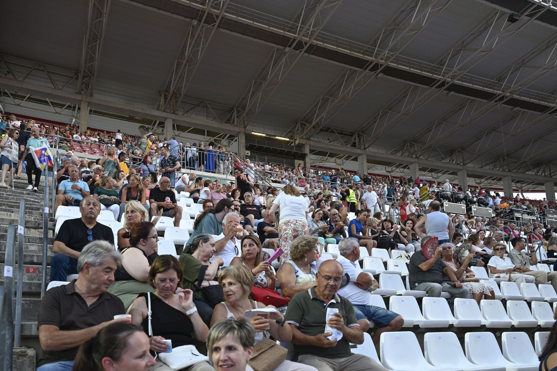Las imágenes de los asistentes al concierto de Il Divo, suspendido por enfermedad
