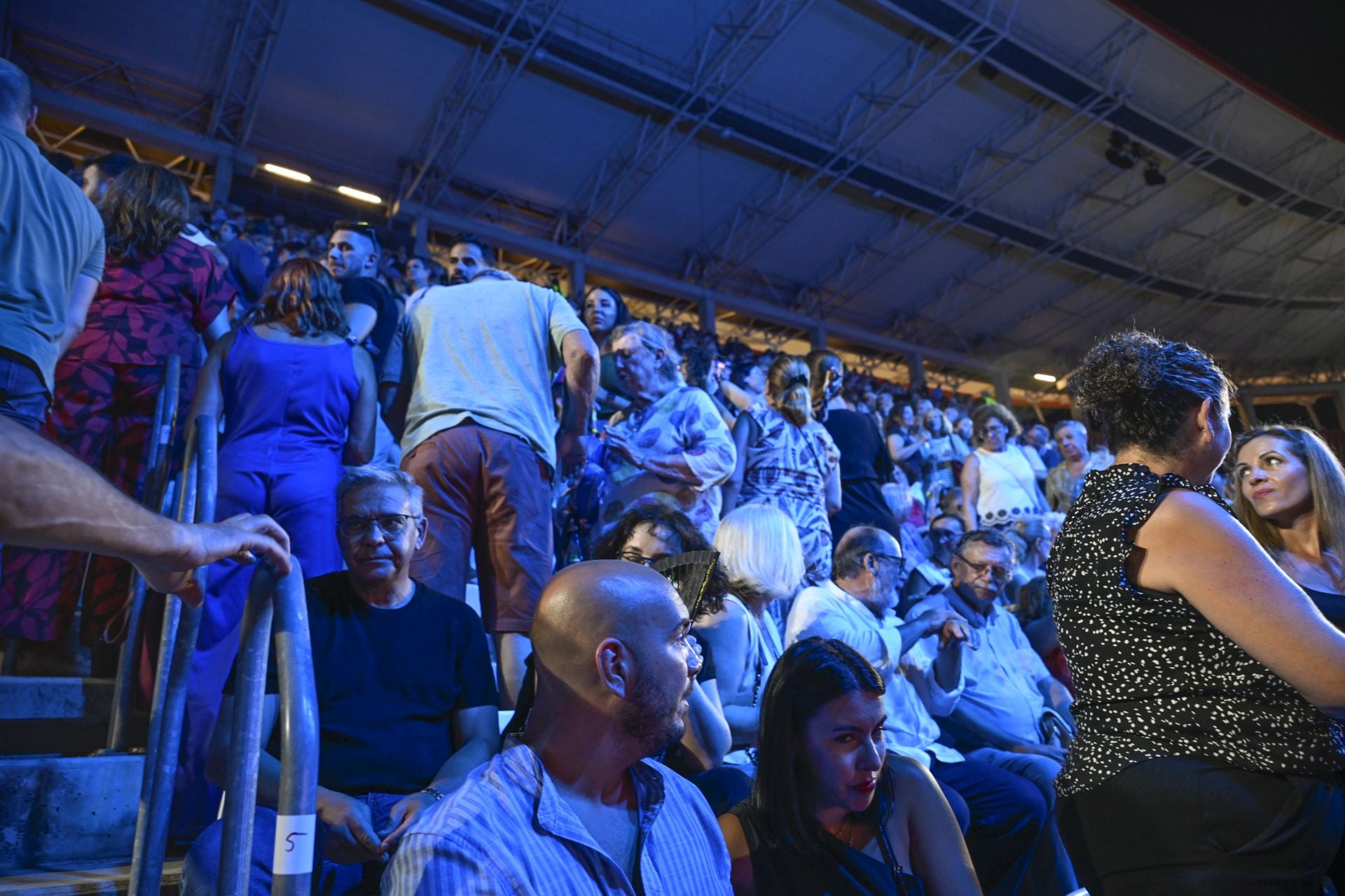 Las imágenes de los asistentes al concierto de Il Divo, suspendido por enfermedad