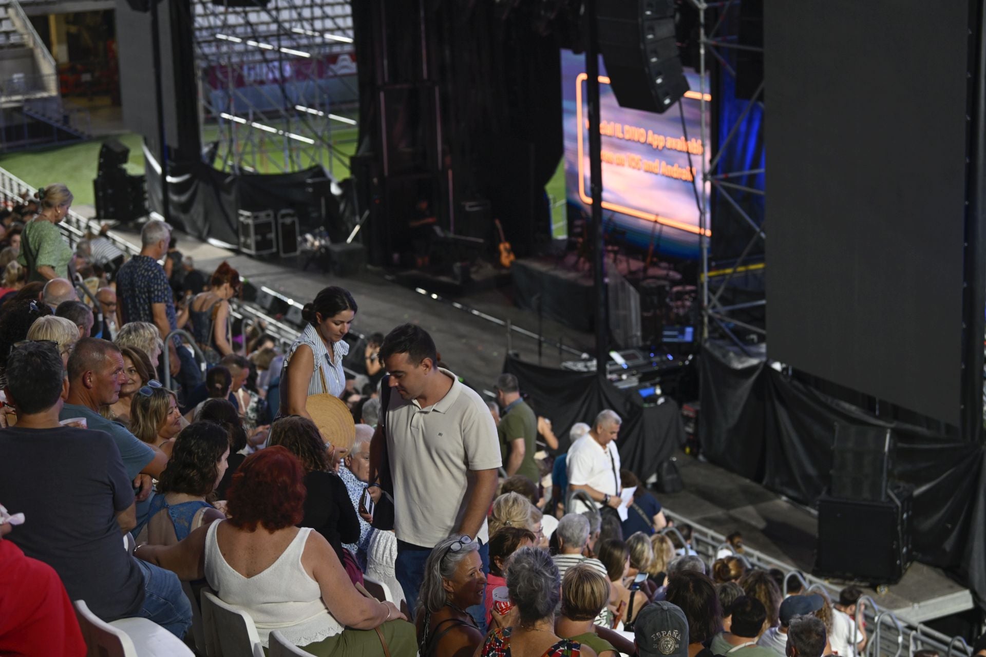 Las imágenes de los asistentes al concierto de Il Divo, suspendido por enfermedad