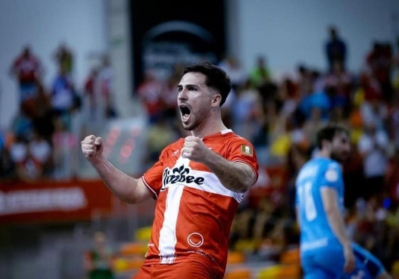 Pablo Ramírez celebrando un gol en la final contra el Barça.