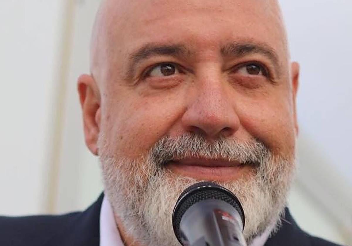 El locutor ciezano Antonio Piñera.