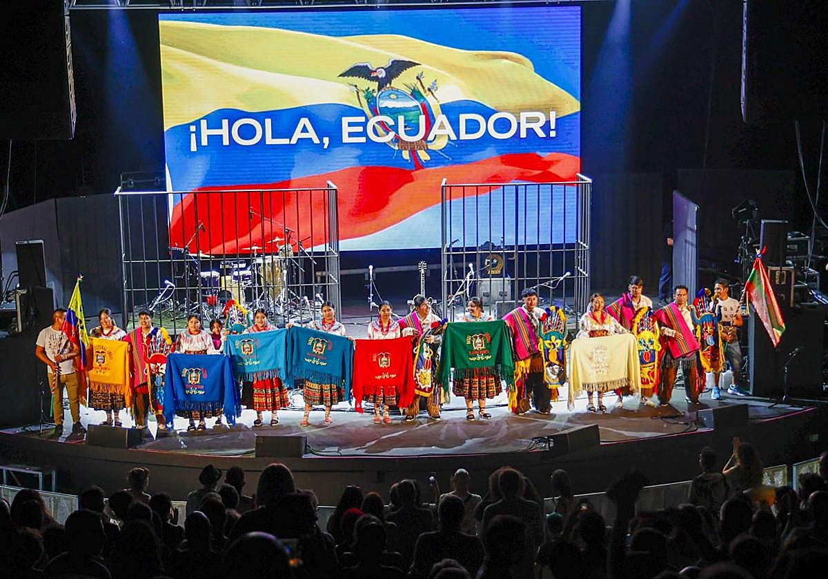 Anuncio del próximo país invitado de La Mar de Músicas, durante el cierre de la edición de este año.