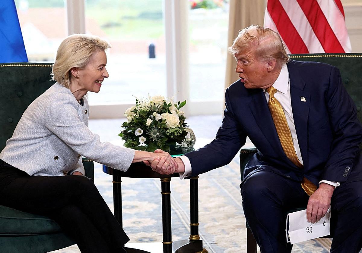 Ursula von der Leyen y Donald Trump este domingo.