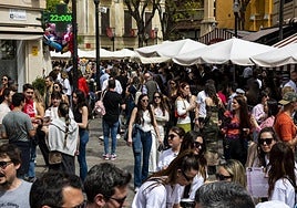 Celebración del Entierro de la Sardina en la plaza de Santa Catalina.