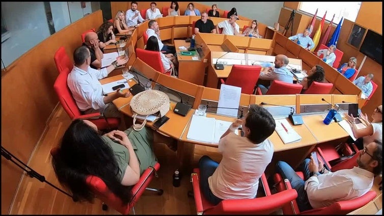 Amonestados dos concejales del PSOE en Lorca por manipular el sistema de sonido en el Pleno