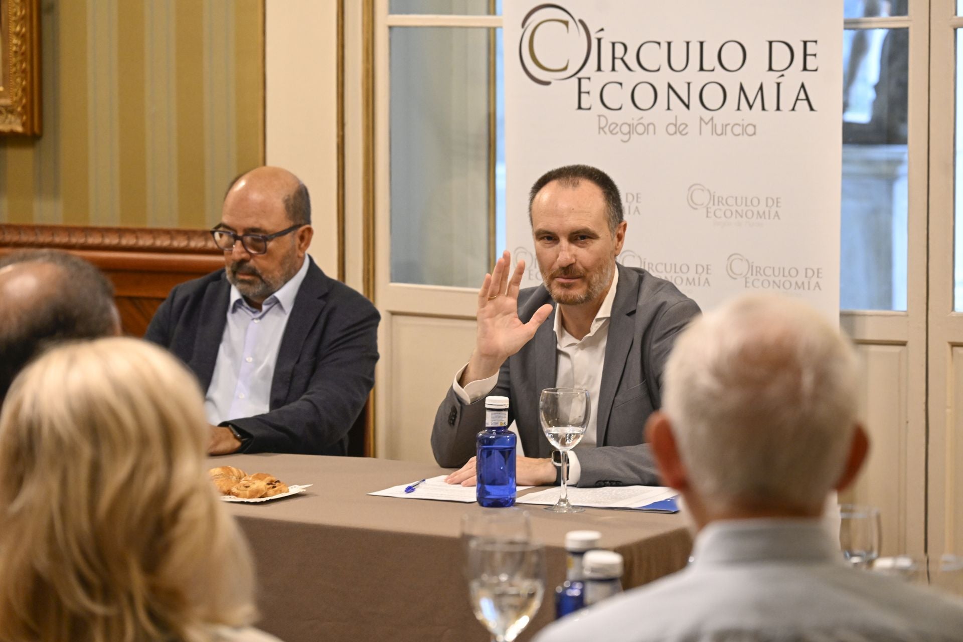 Periodismo en el Círculo de Economía, en imágenes