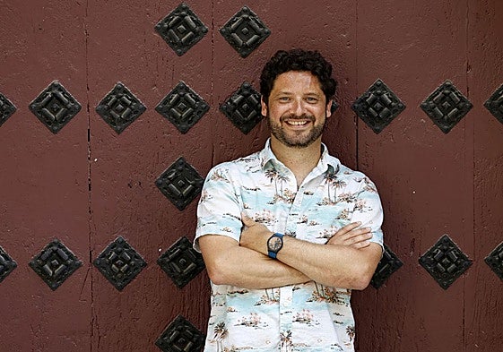 El cooperante Daniel Giddings (Murcia, 1982) debuta como escritor.