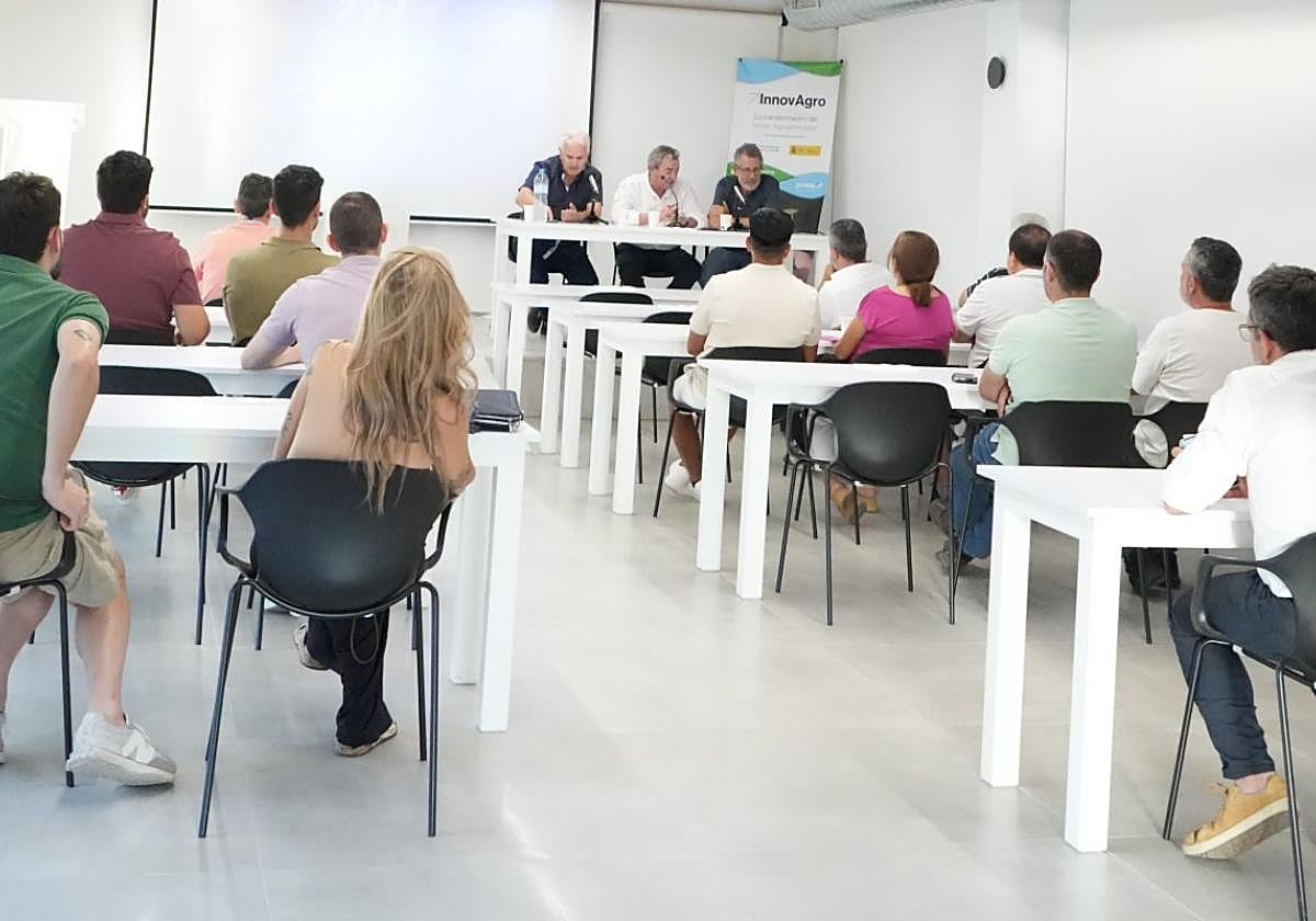 Momento de la Jornadade Balance de laCampaña de Fruta deHueso hace unassemanas.