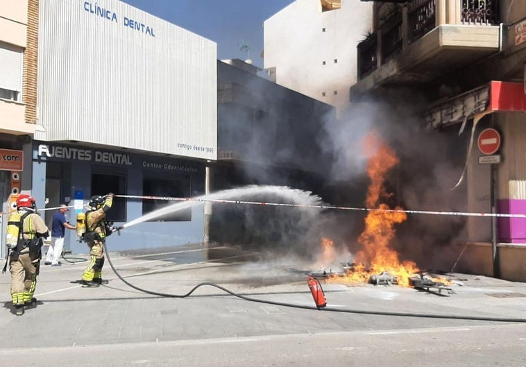 Incendio en Lorca este jueves.
