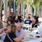 Imagen de una terraza concurrida, durante estos días, en el Paseo Alfonso X de la capital.