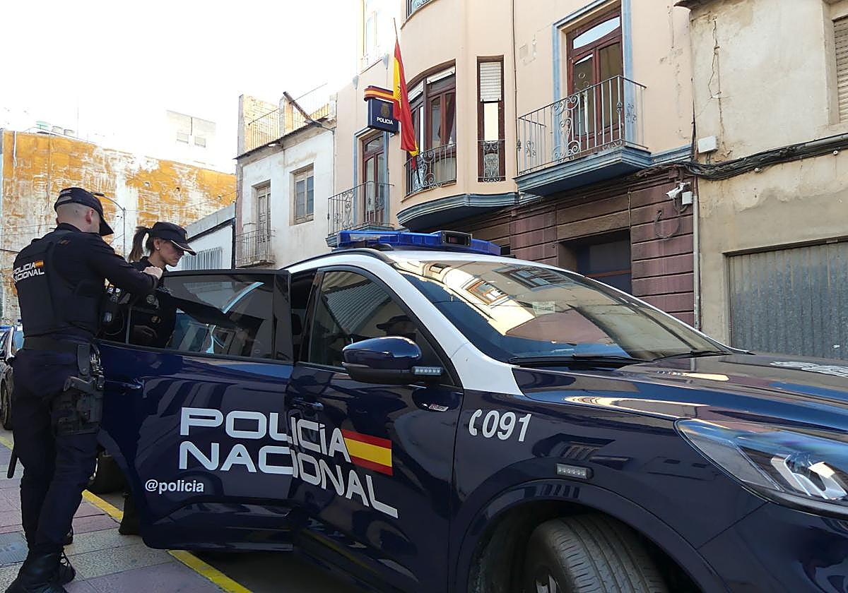 La Policía Nacional en el momento de la detención.
