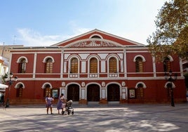 Fachada del Teatro Guerra, en Lorca.