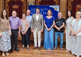 El alcalde de Molina, junto a representantes de AFAD, AFESMO, Asociación para un Envejecimiento Activo y Saludable, DISMO, TEDIS, Cruz Roja y Fundación Carlos Soriano.