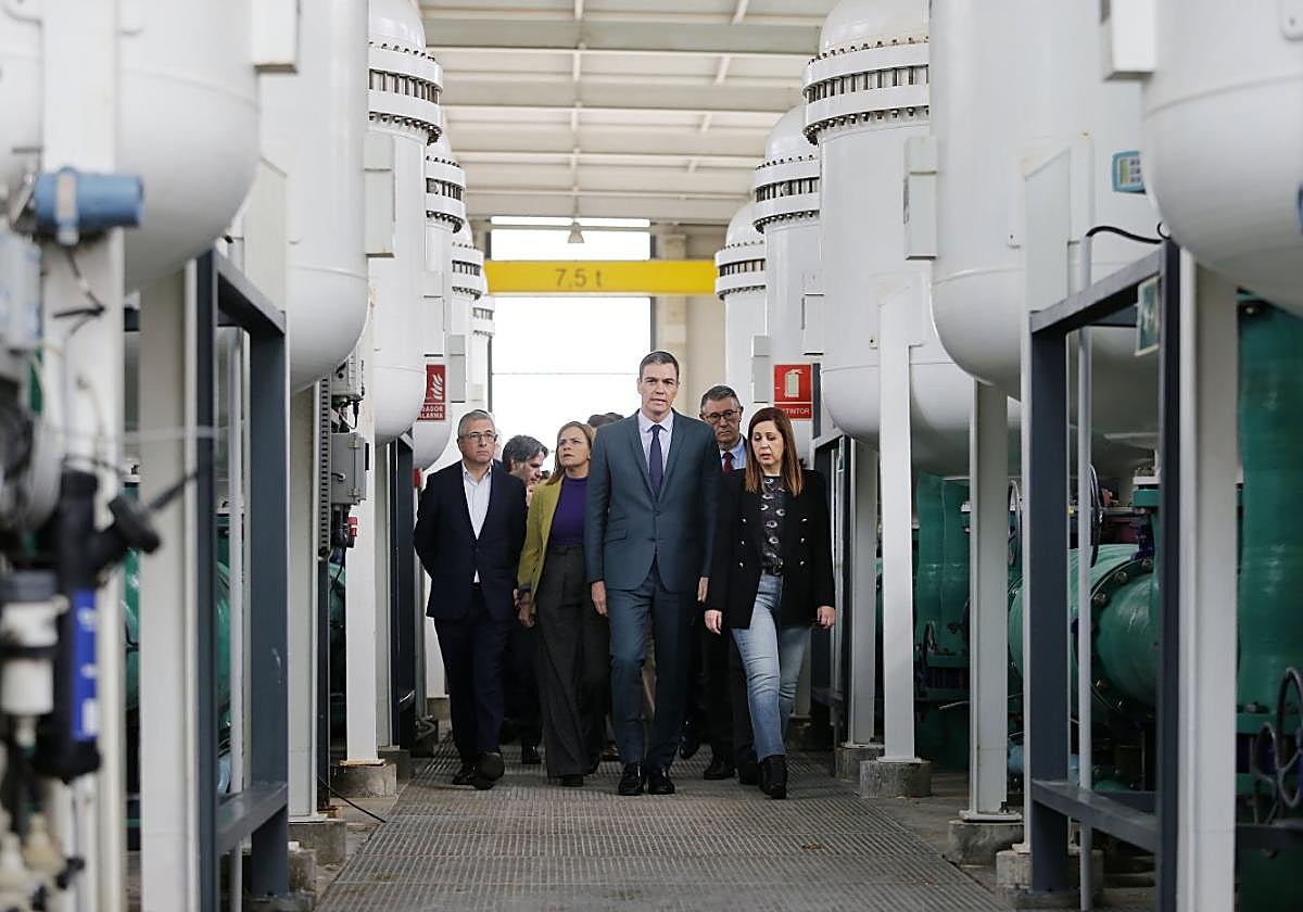 El presidente Pedro Sánchez visitó la desaladora de Torrevieja en febrero del año pasado.
