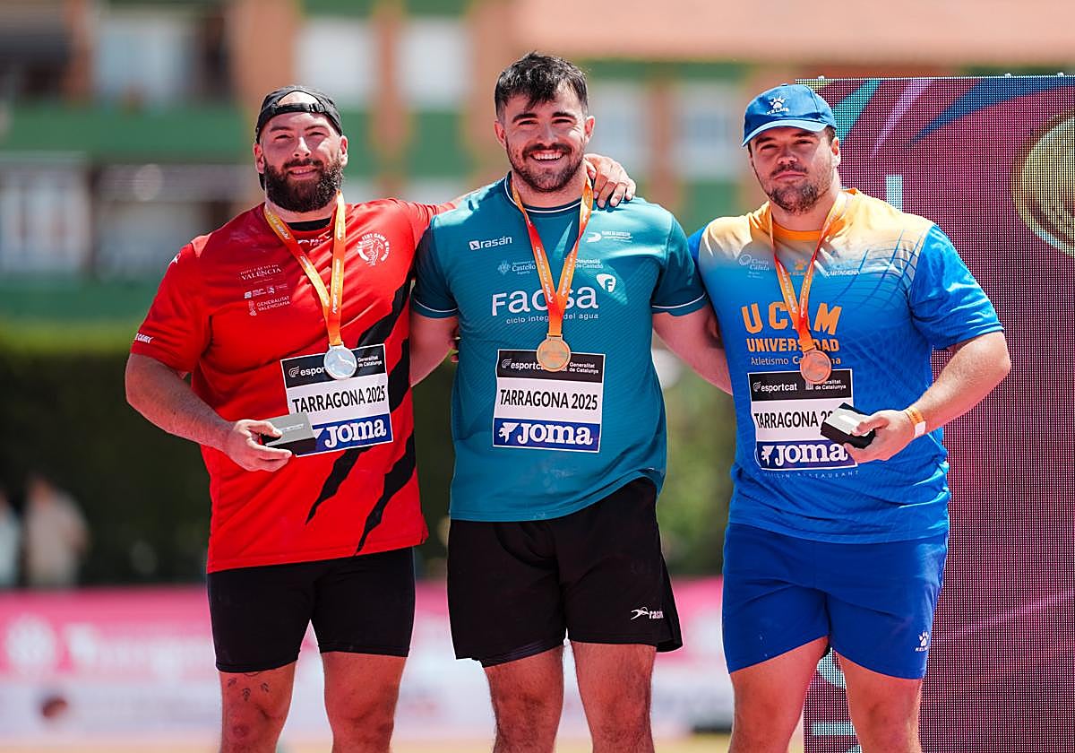 José Ángel Pinedo, Miguel Gómez y André Müller, este domingo en el podio.