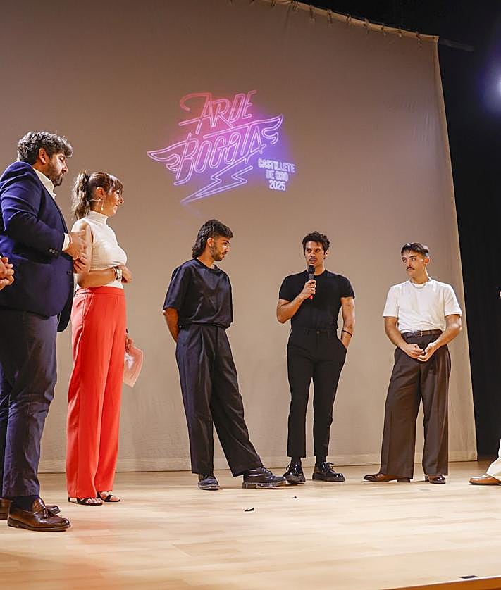 Imagen secundaria 2 - Arde Bogotá recibe el Castillete de Oro del Cante de las Minas: «Nos gusta disfrutar de lo emocionante, y el flamenco es un arte basado en la emoción»