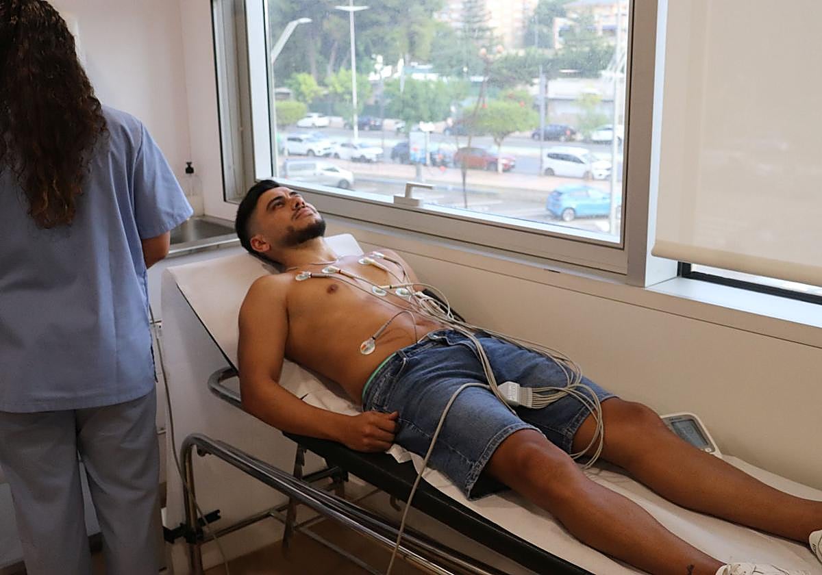 Hospital Ribera Virgen de la Caridad realiza los reconocimientos médicos al Jimbee Cartagena antes del inicio de la temporada