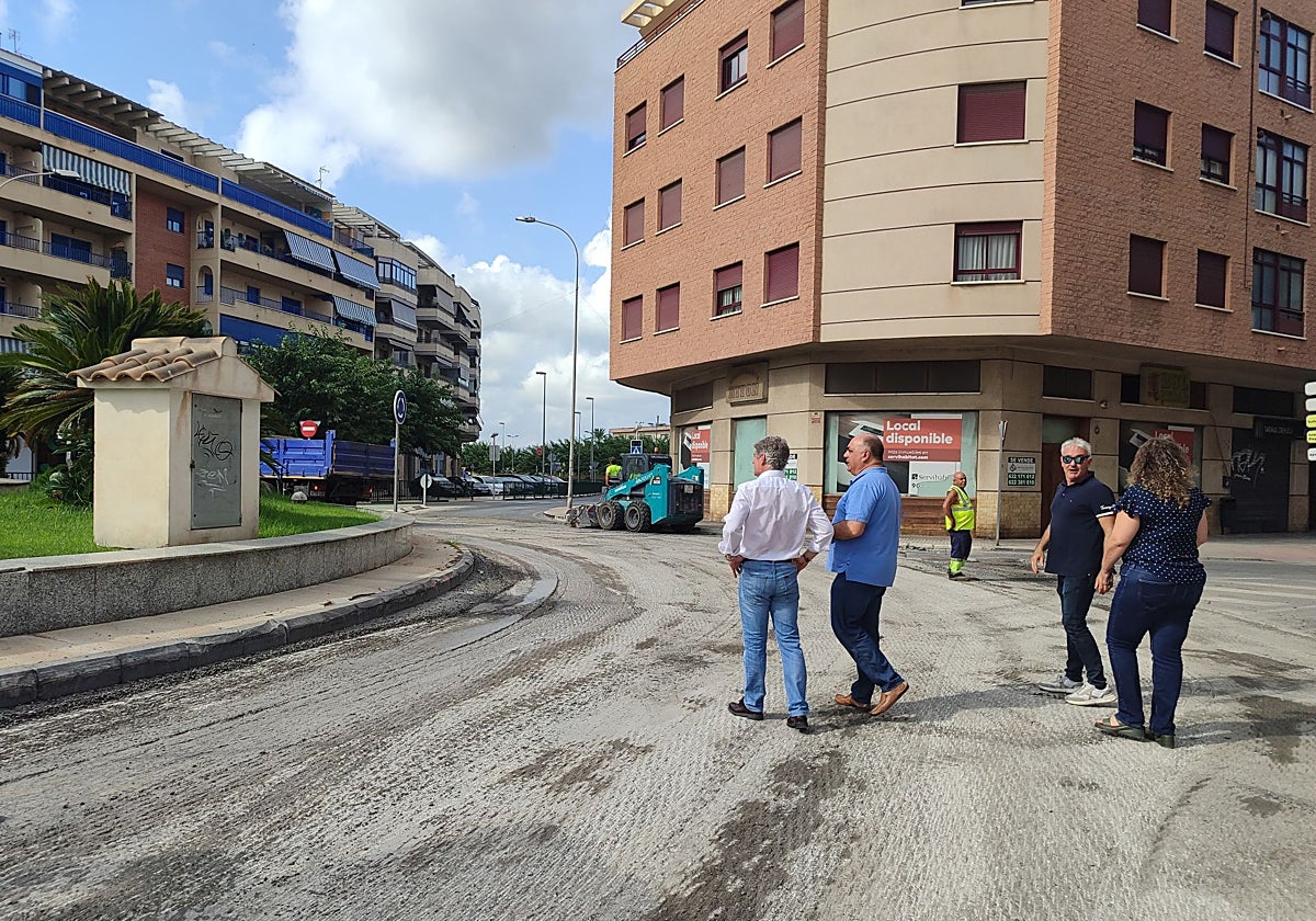 Inicio de los trabajos del plan de asfaltado en el casco urbano de Orihuela