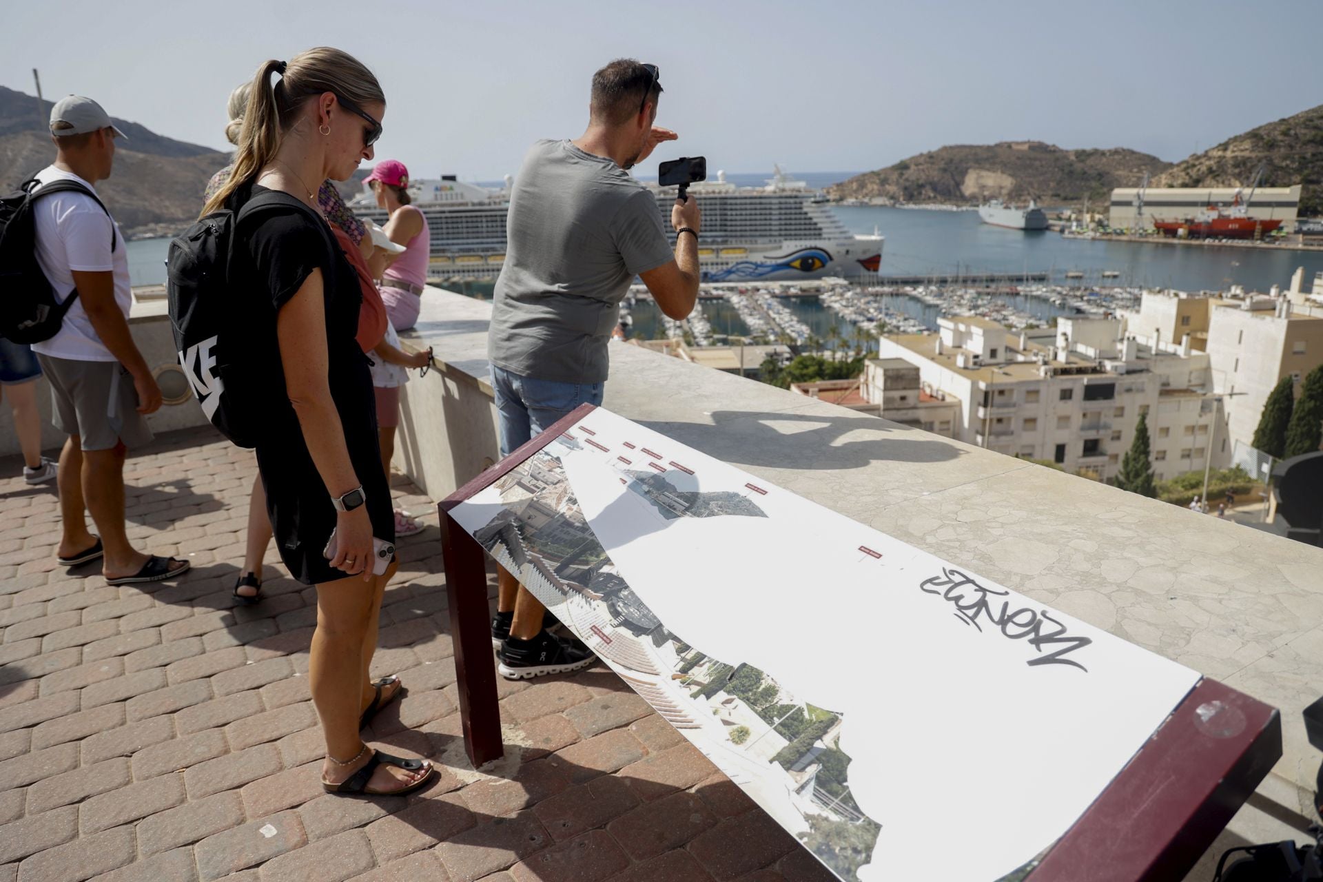 En imágenes, más de seis mil cruceristas desembarcan en Cartagena