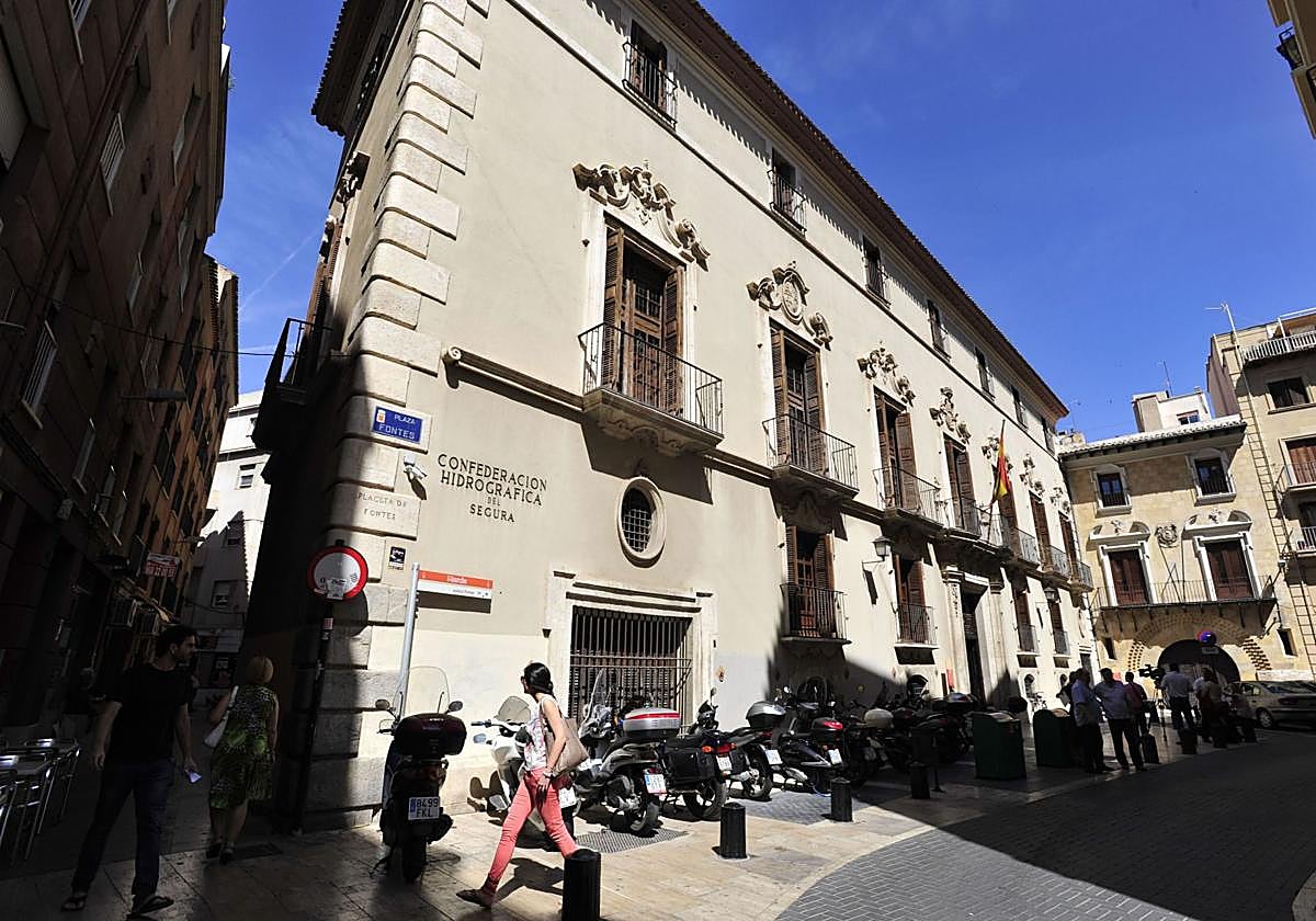 Edificio de la Confederación Hidrográfica del Segura, en una imagen de archivo.