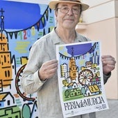 El artista Esteban Linares posa con su diseño del cartel de la Feria de Murcia.