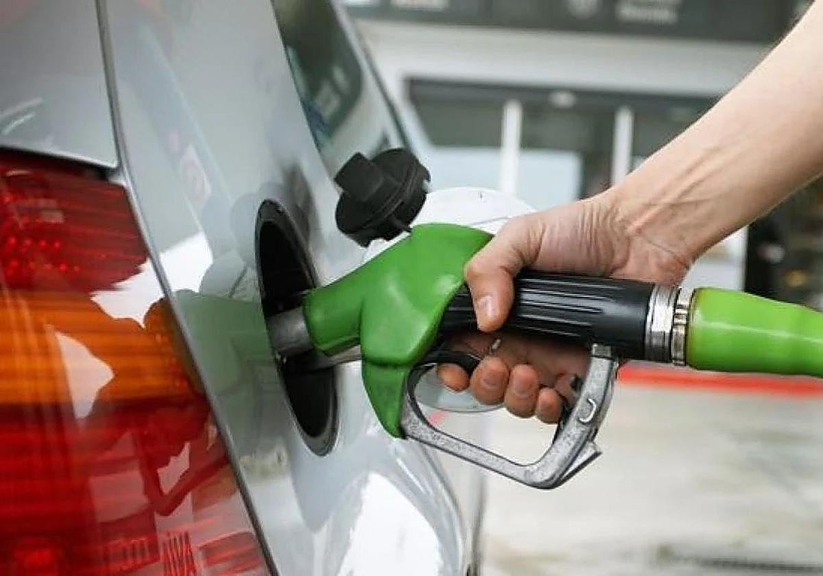 Ahorra dinero al repostar combustible: así puedes localizar en segundos la gasolinera más barata de tu zona.