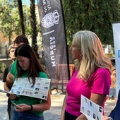 Mercedes Bernabé (d), durante la presentación del censo de aves.