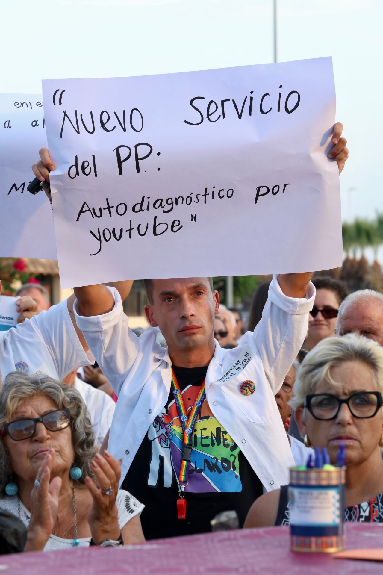 En imágenes, la concentración contra la planta incineradora de restos sanitarios en Los Alcázares