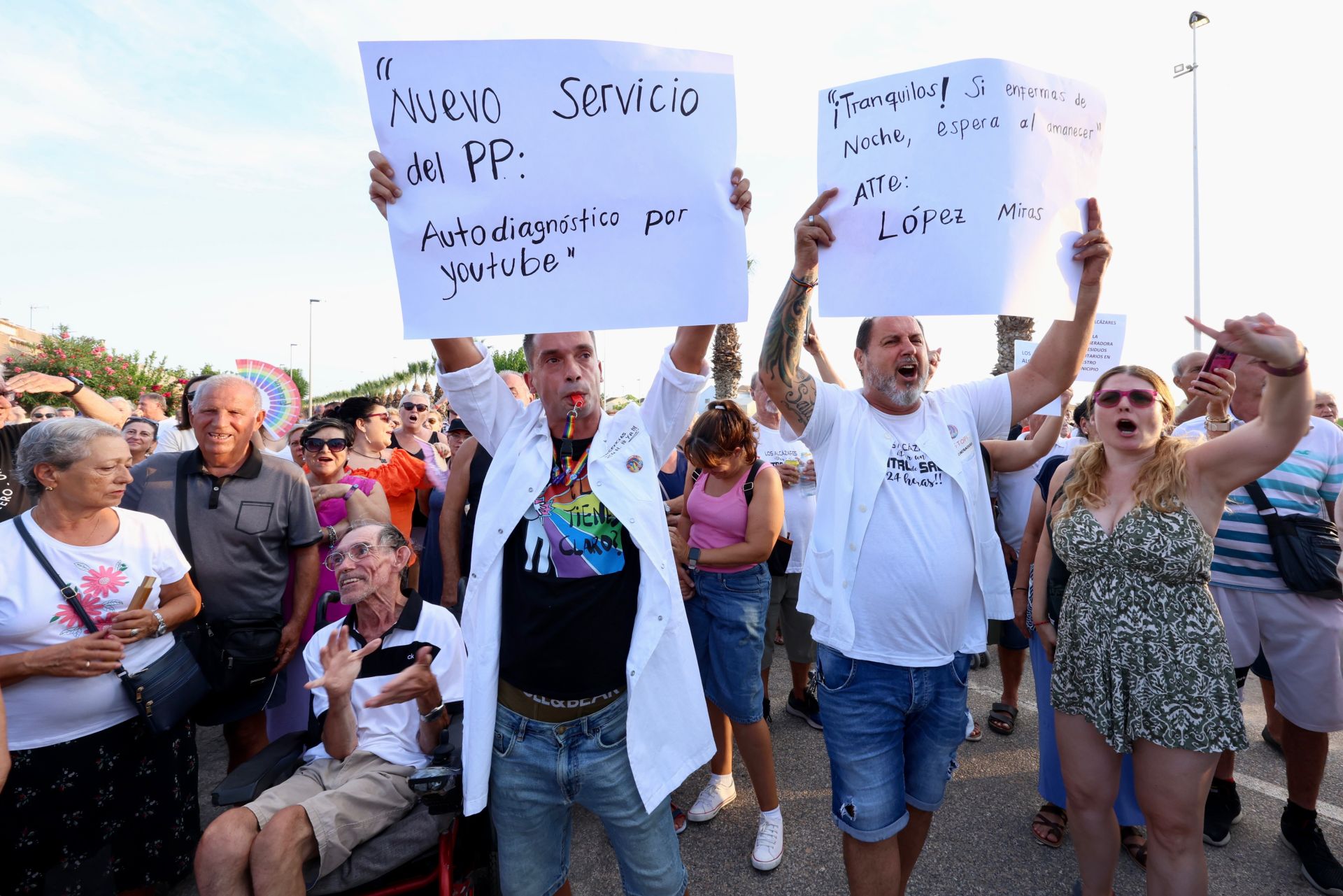 En imágenes, la concentración contra la planta incineradora de restos sanitarios en Los Alcázares