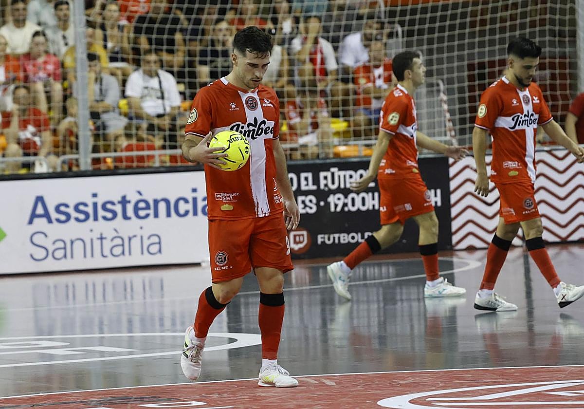 Varios jugadores del Jimbee durante un partido.