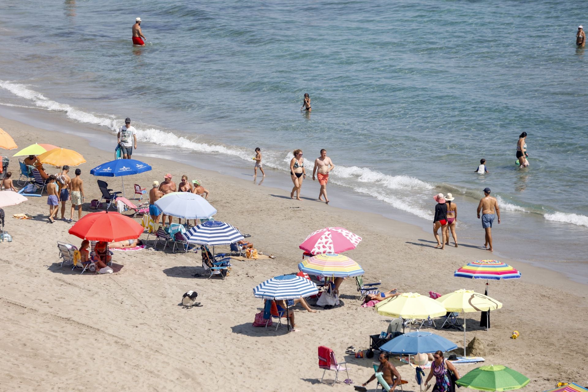 En imágenes, las playas de La Manga y Cabo de Palos se llenan en el puente de agosto