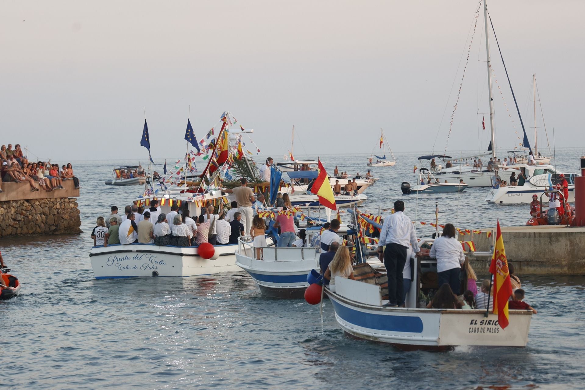 En imágenes, procesiones de la Virgen de La Asunción en Los Alcázares, Cabo de Palos y Los Nietos