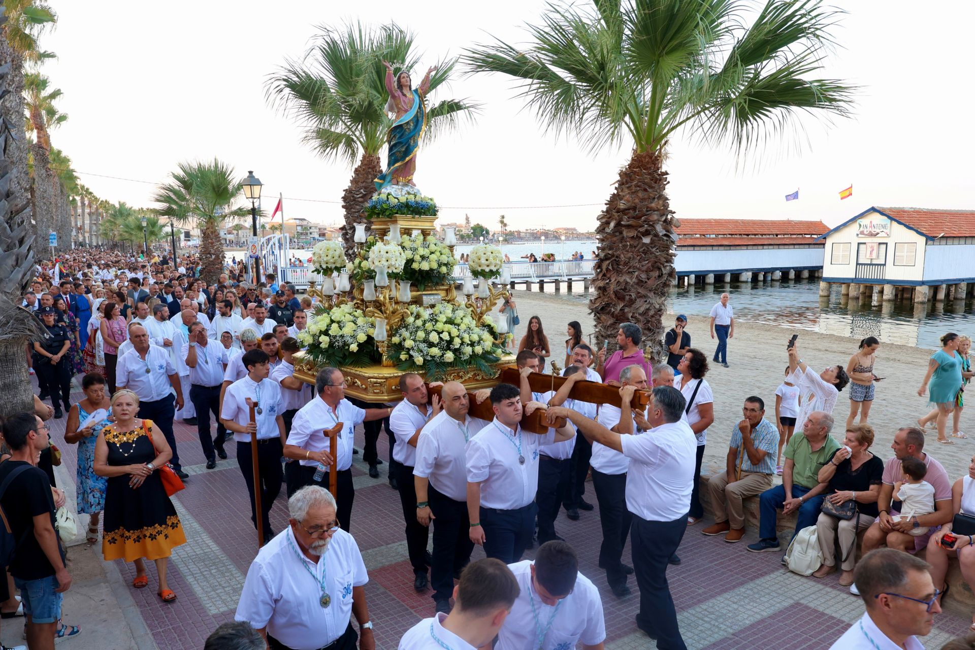 En imágenes, procesiones de la Virgen de La Asunción en Los Alcázares, Cabo de Palos y Los Nietos