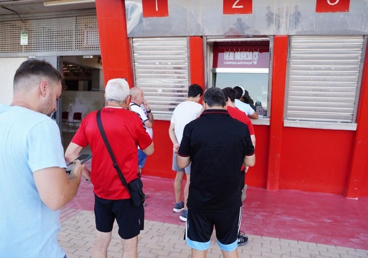Ser abonado del Real Murcia tiene premio
