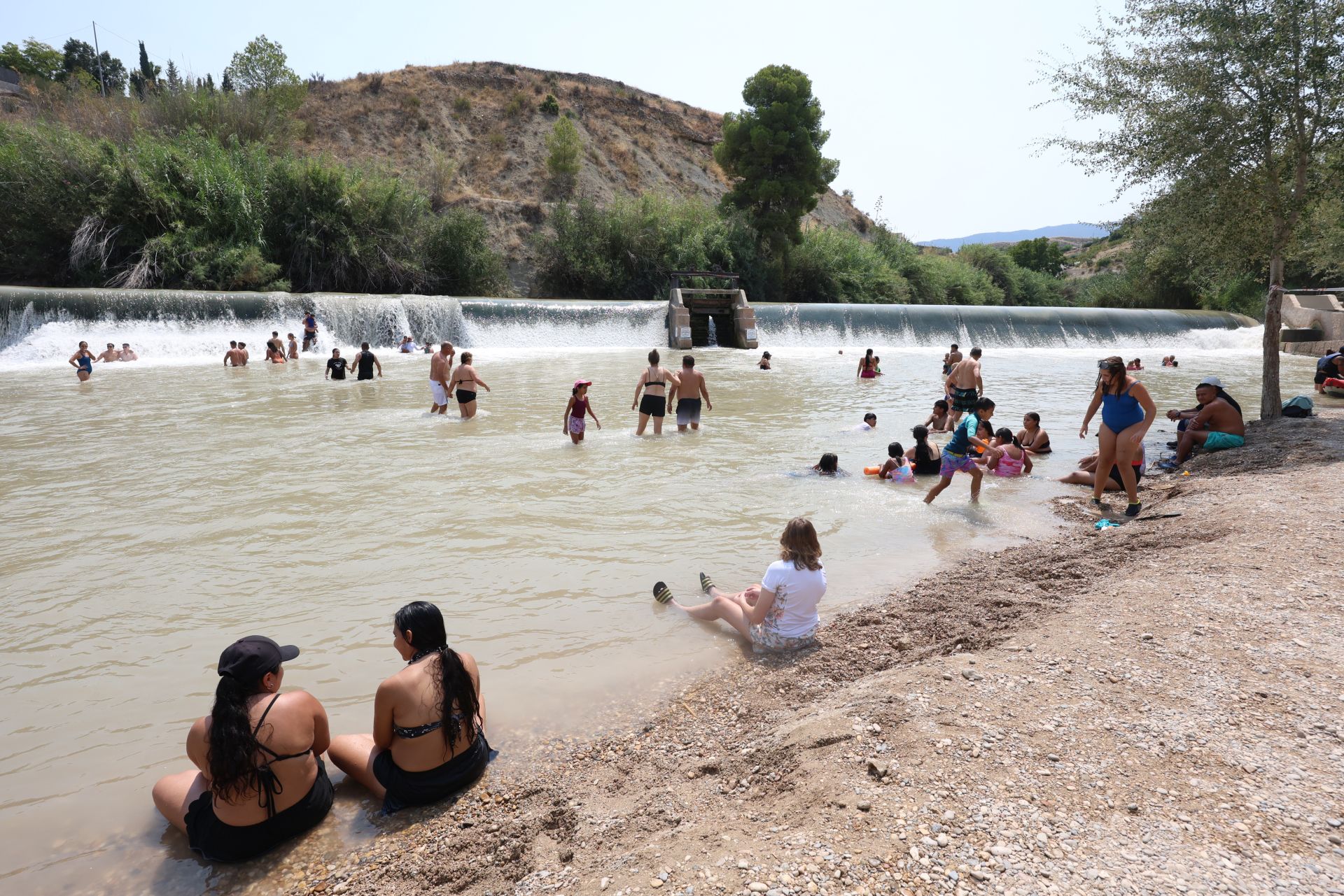 En imágenes, los ríos de la Región de Murcia se convierten en refugio contra la ola de calor