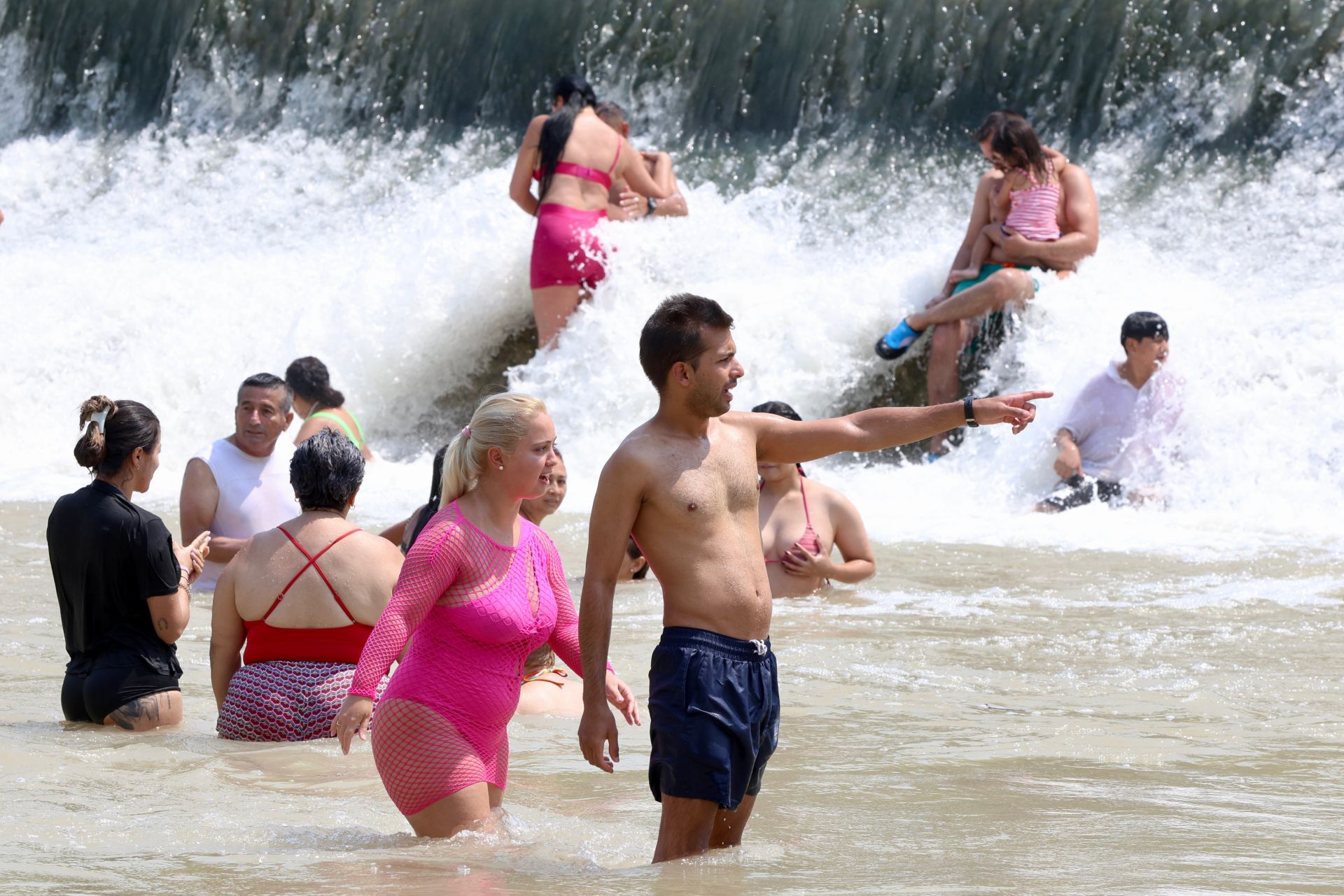 En imágenes, los ríos de la Región de Murcia se convierten en refugio contra la ola de calor