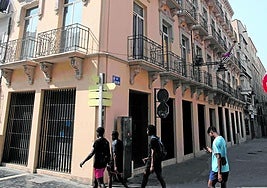 La residencia municipal de la calle Caballero, en una imagen de este sábado.