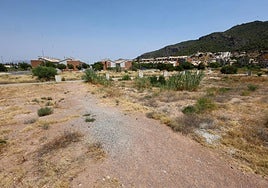 Parcelas pendientes de urbanización en la que se ubicarán las nuevas viviendas, incluidas las del proyecto de 'cohousing'.