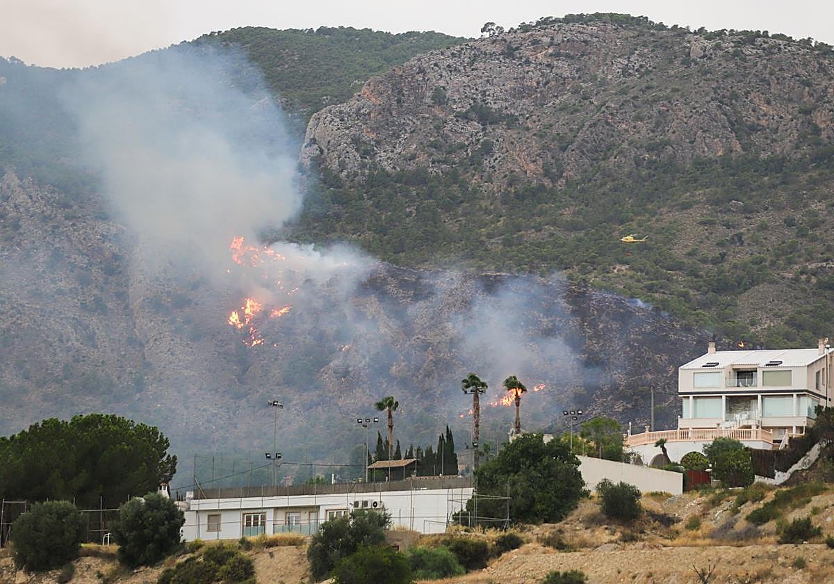 El fuego que afectó ayer a la Sierra del Oro en Abarán.