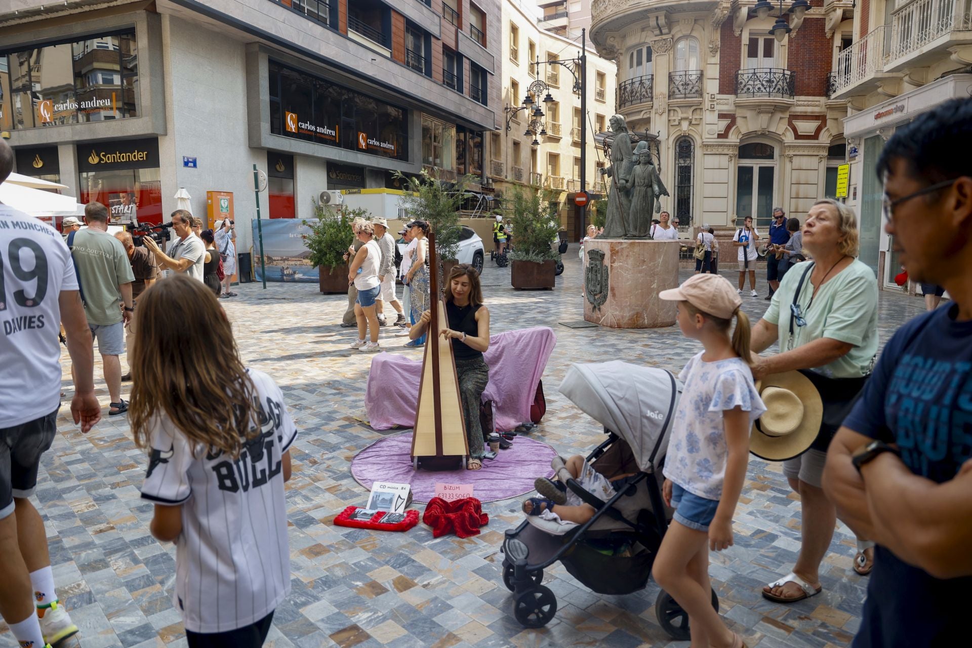 Dos cruceros llenan las calles de Cartagena con más de 7.000 turistas