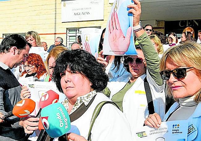 Protesta por la agresión a un sanitario en Alguazas en febrero.