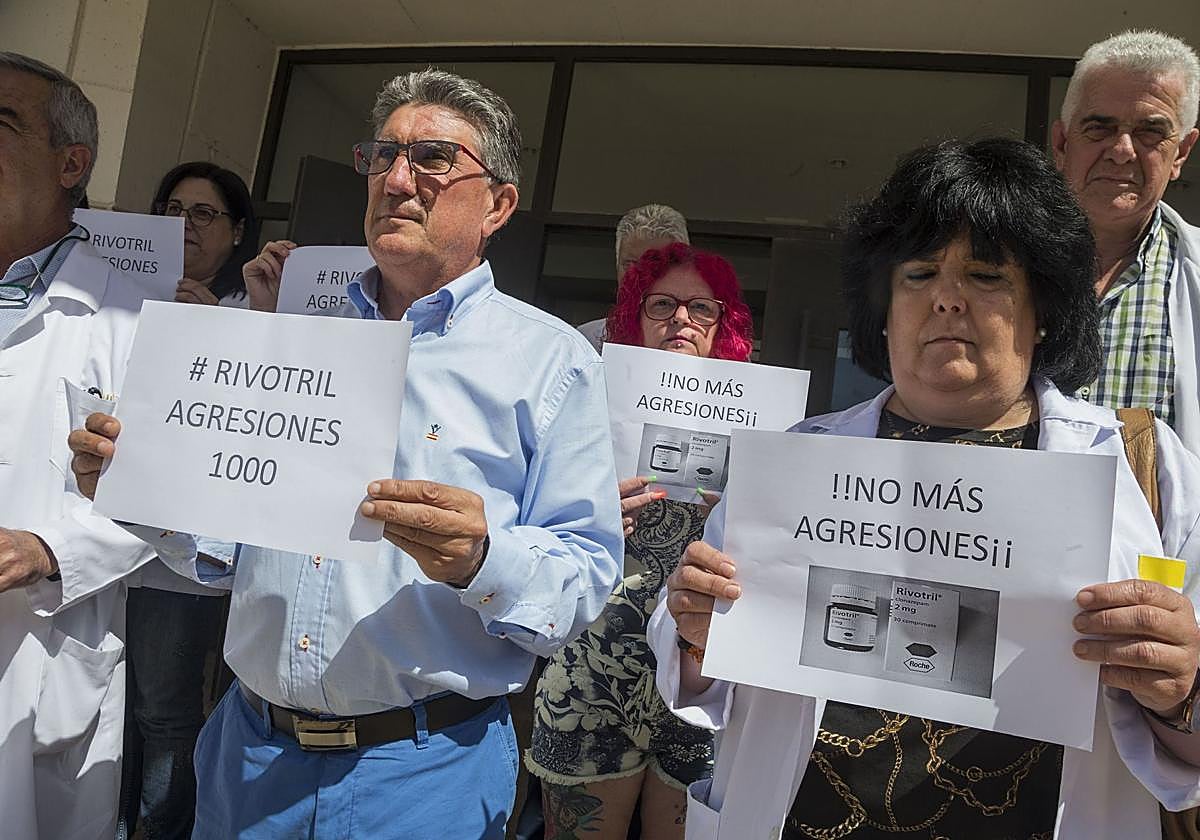Imagen de archivo de una protesta en Cartagena por las agresiones a sanitarios.
