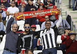 Aficionados del Real Murcia y el Cartagena, en una imagen de archivo.