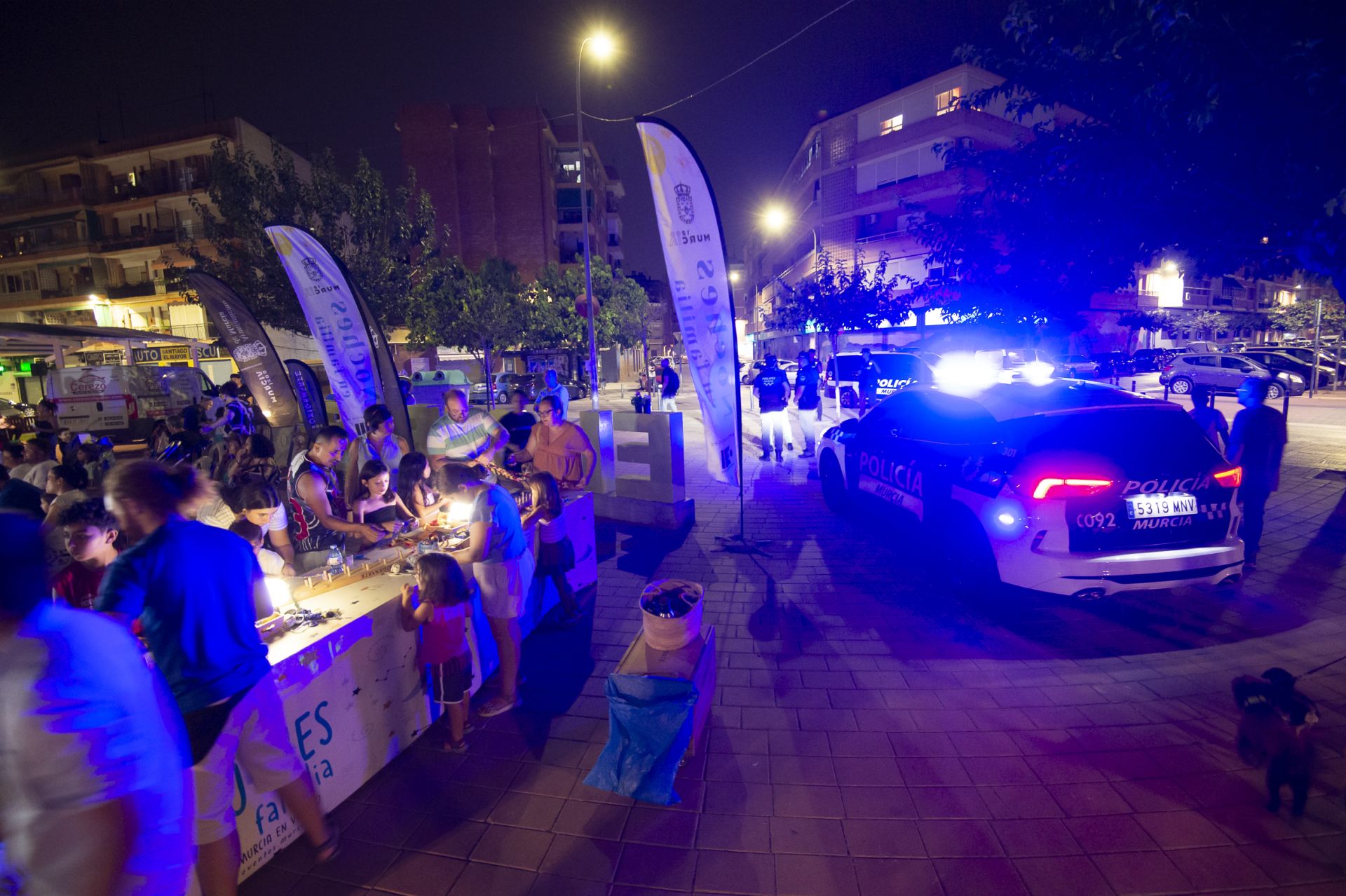 Así trabajan las patrullas nocturnas de la Policía Local de Murcia
