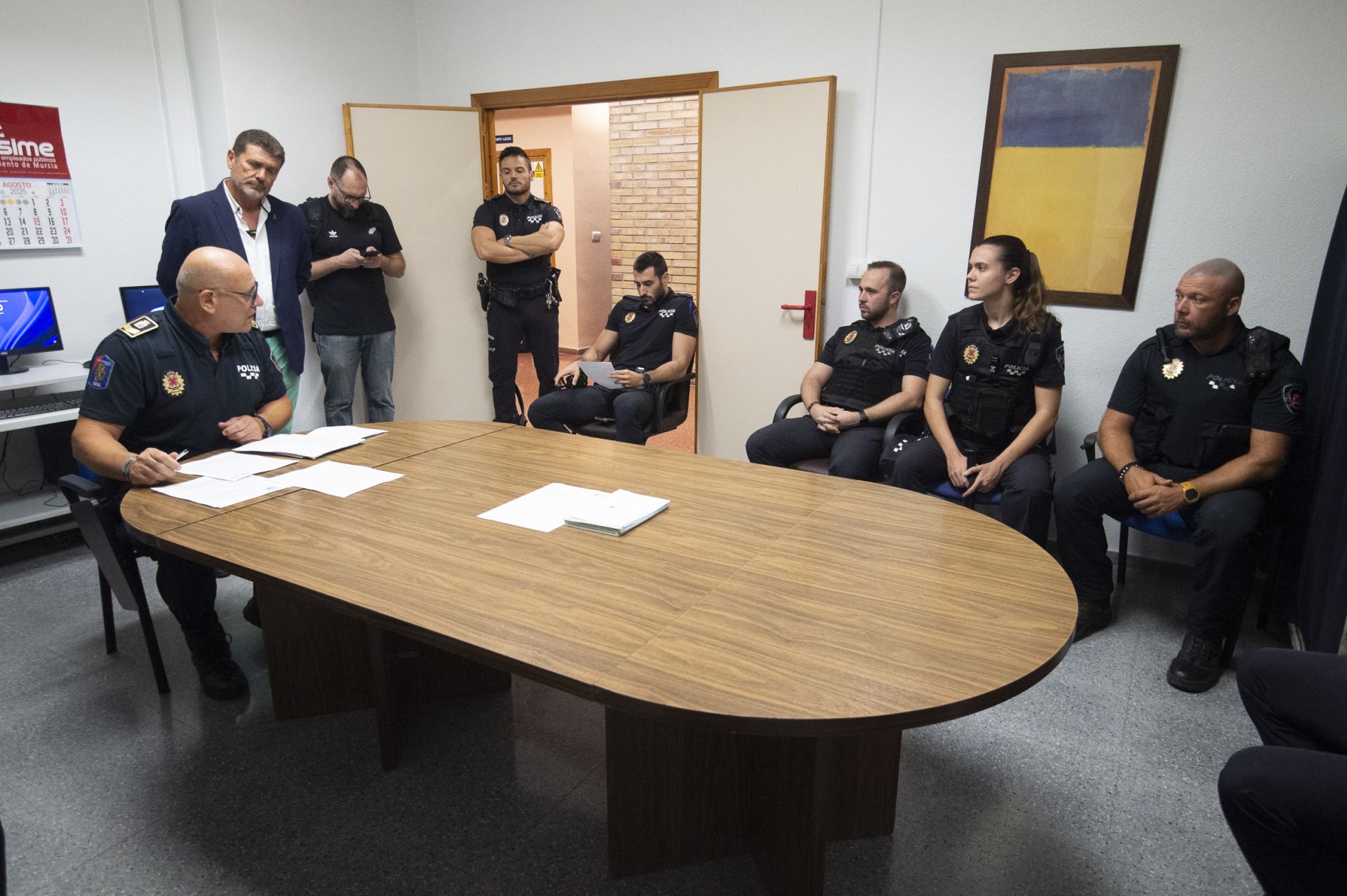 Así trabajan las patrullas nocturnas de la Policía Local de Murcia