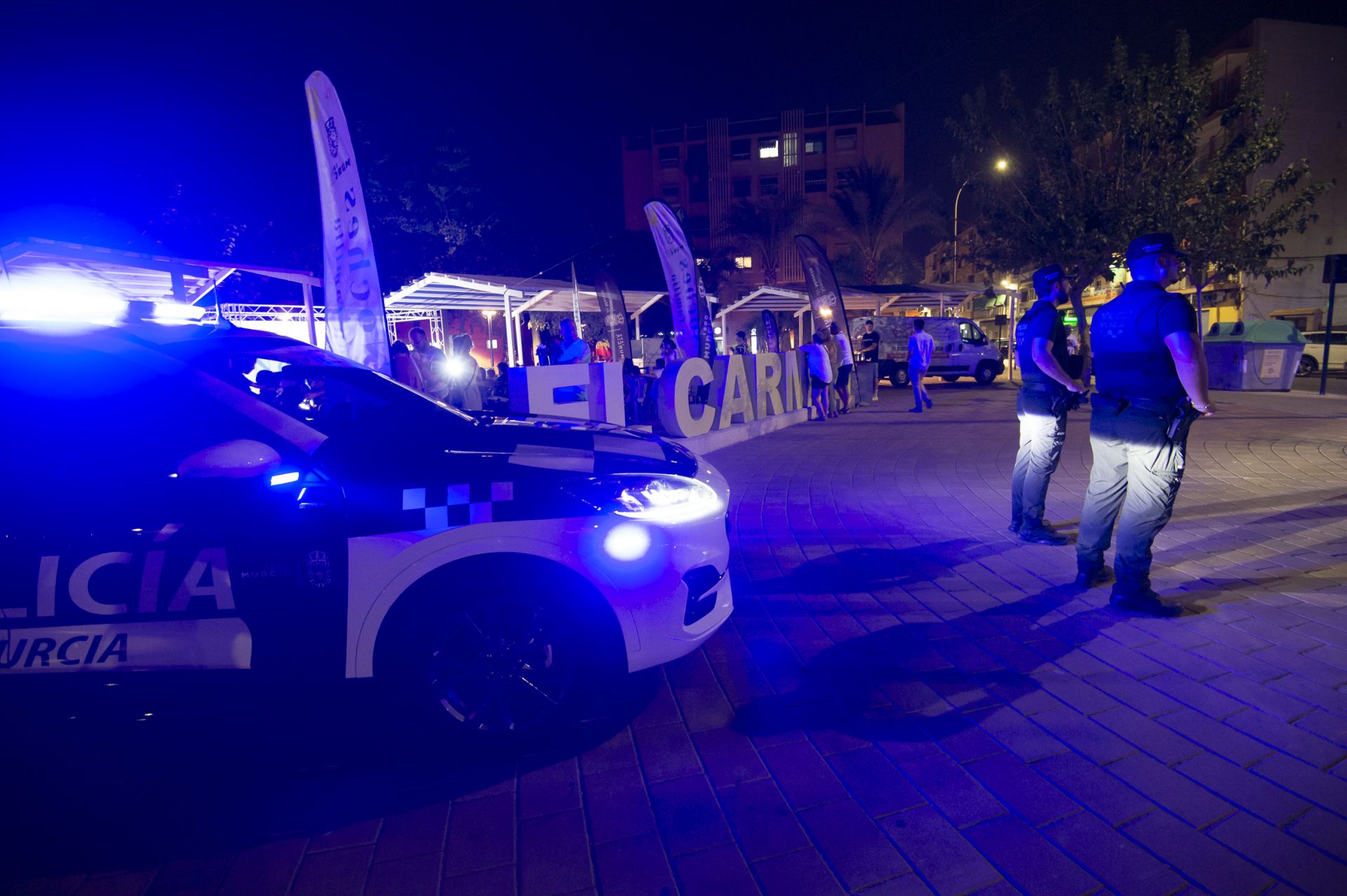 Así trabajan las patrullas nocturnas de la Policía Local de Murcia