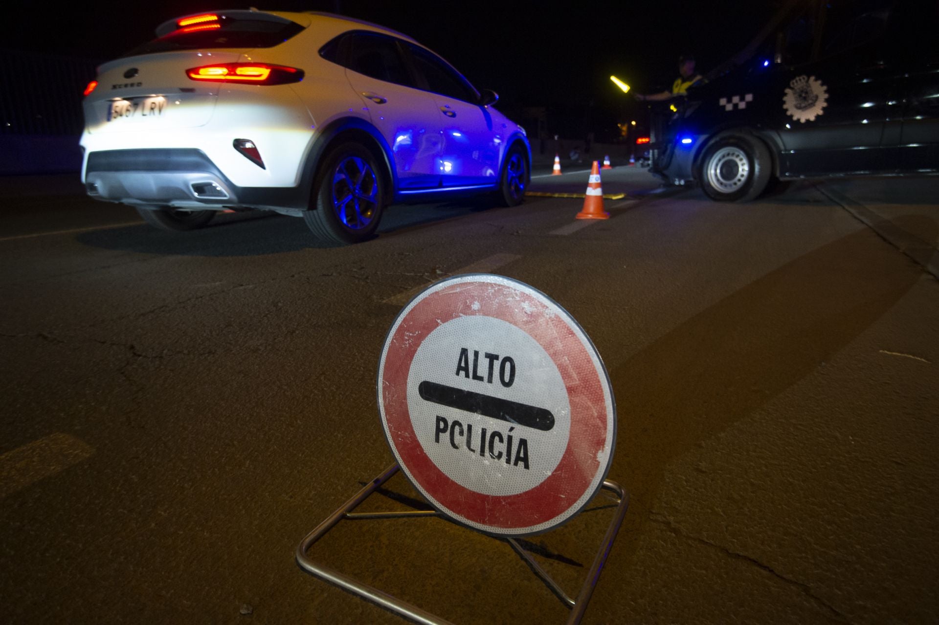 Así trabajan las patrullas nocturnas de la Policía Local de Murcia