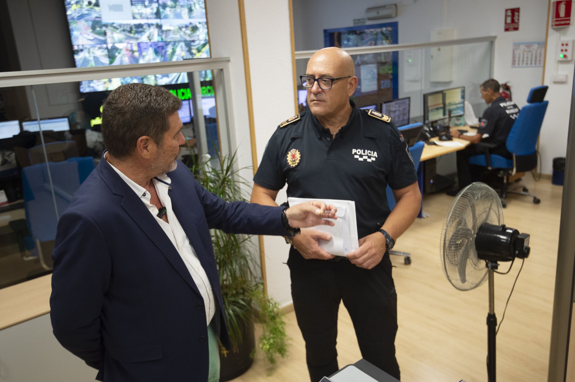 Así trabajan las patrullas nocturnas de la Policía Local de Murcia