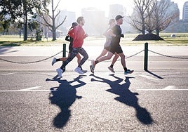 Varios corredores, en una foto de archivo.