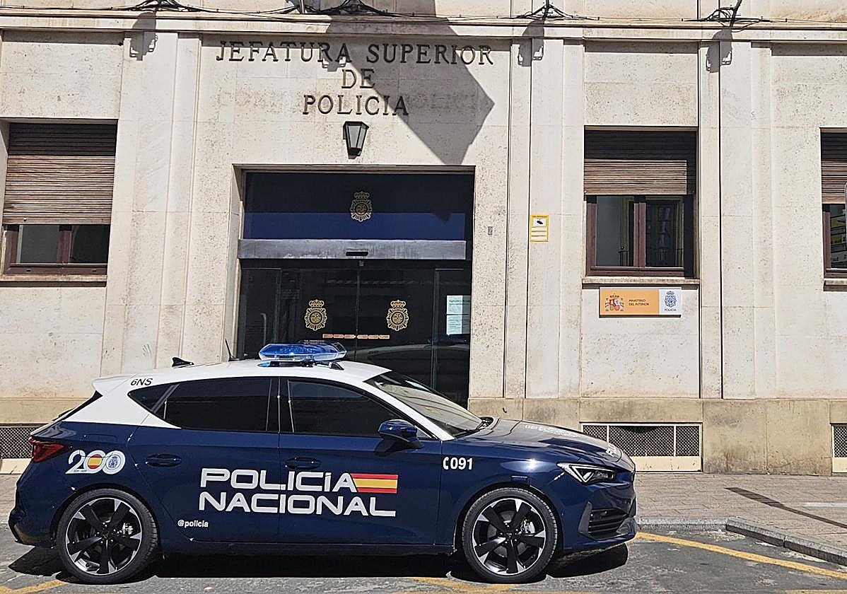 La jefatura Superior de Policía de Murcia en la Plaza Ceballos.
